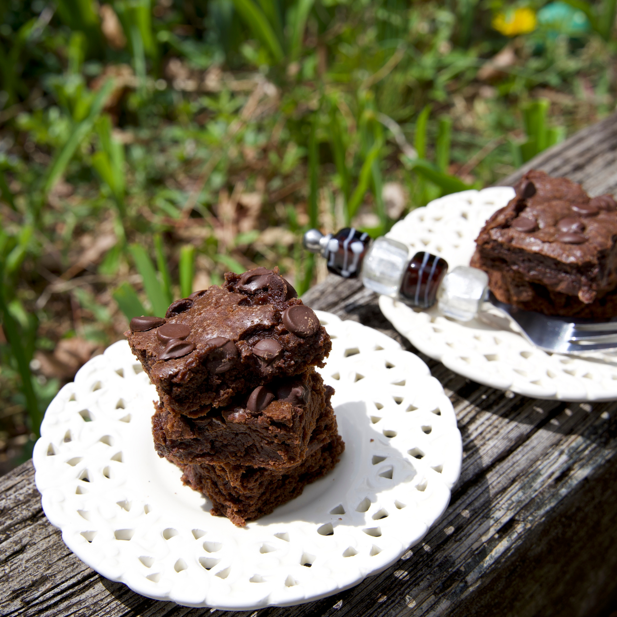 Fudgy Flourless Brownies - no added sugar or oil!